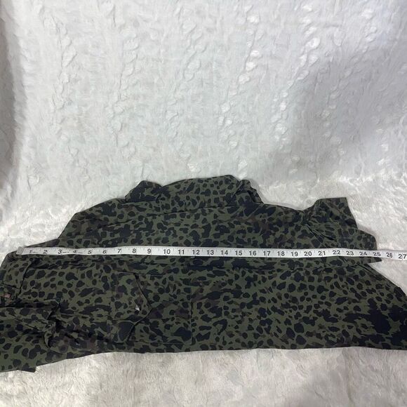 Rock and Republic Women's Button-up Animal Print Polyester Shirt Size M - Picture 3 of 15